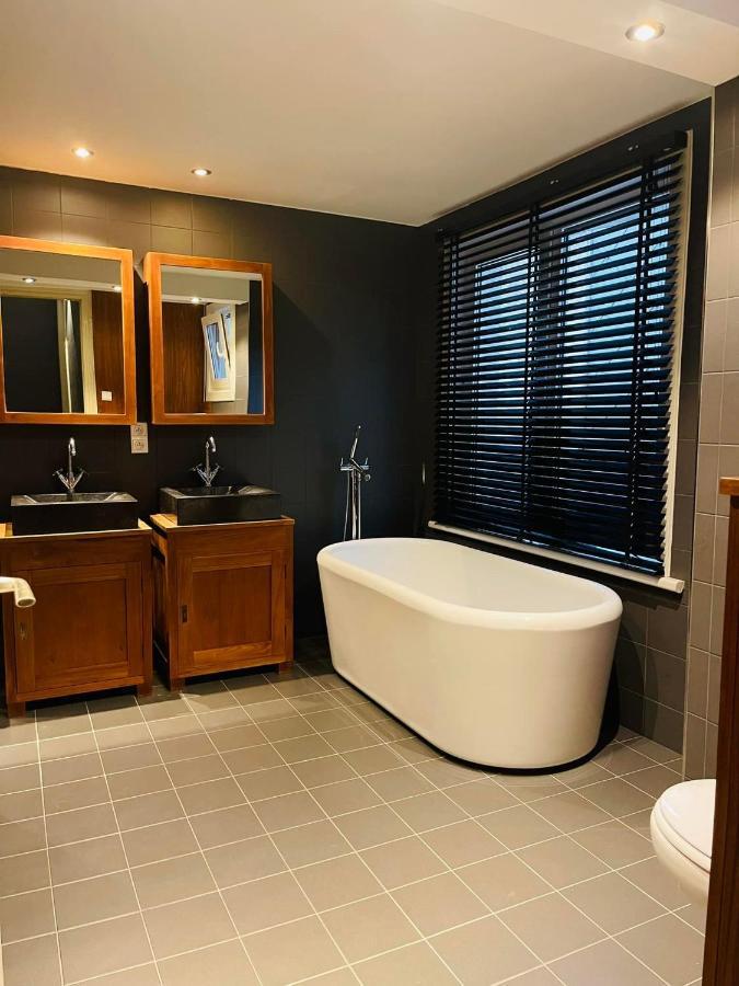 O-Sea House: Herenwoning In Belle Epoque Wijk Te Oostende 외부 사진
